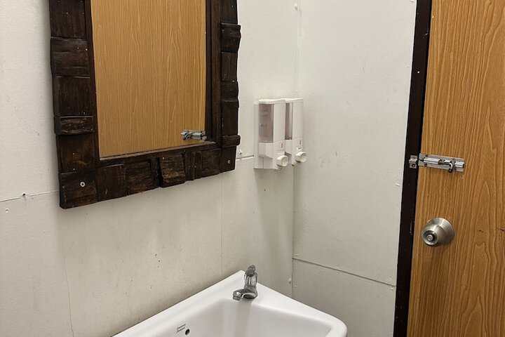 Room 68 of 86