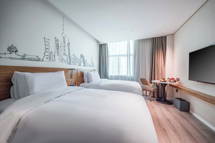 Room 9 of 20