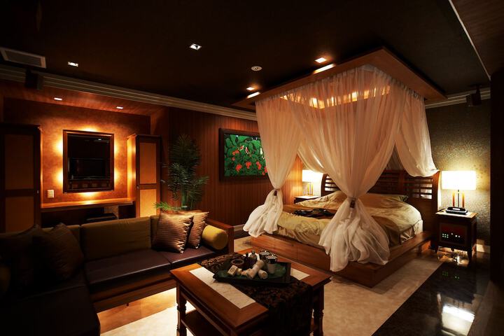 Room 3 of 6