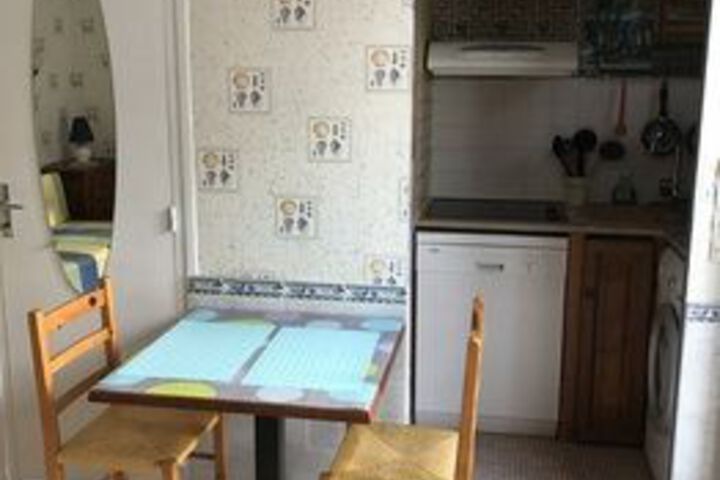Room 12 of 19