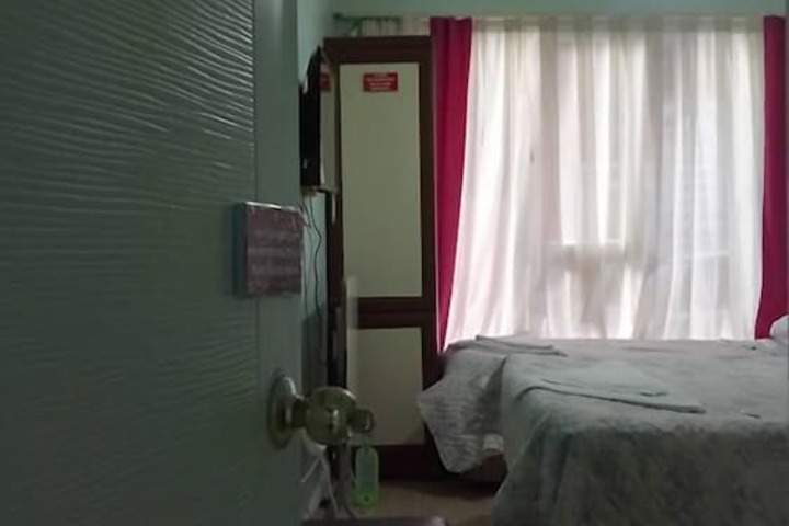 Room 3 of 11