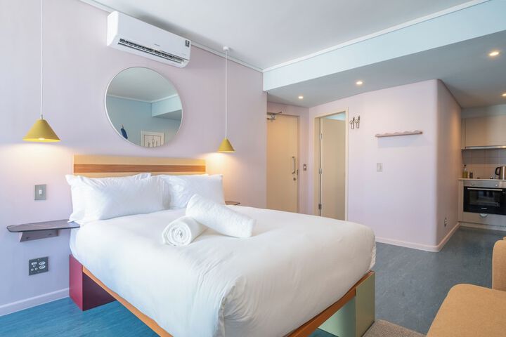 Room 27 of 104