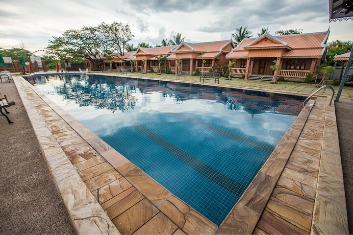 Pool 41 of 70