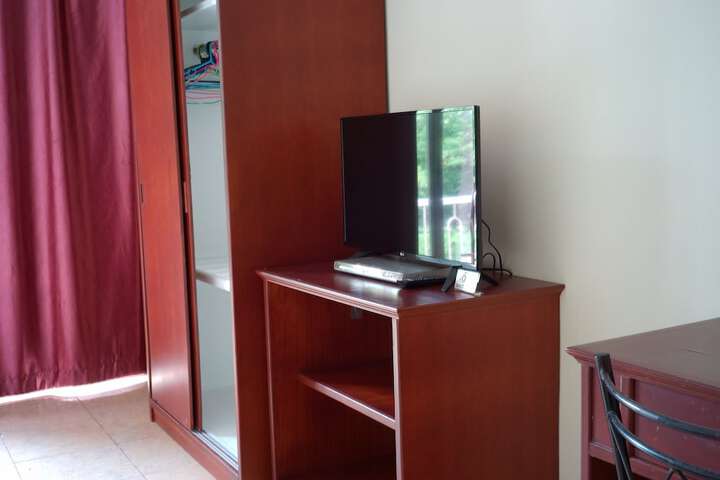 Room 7 of 19