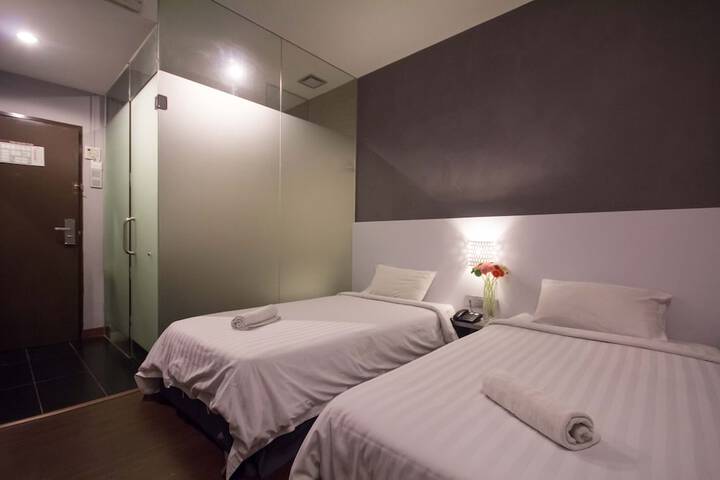 Room 12 of 31