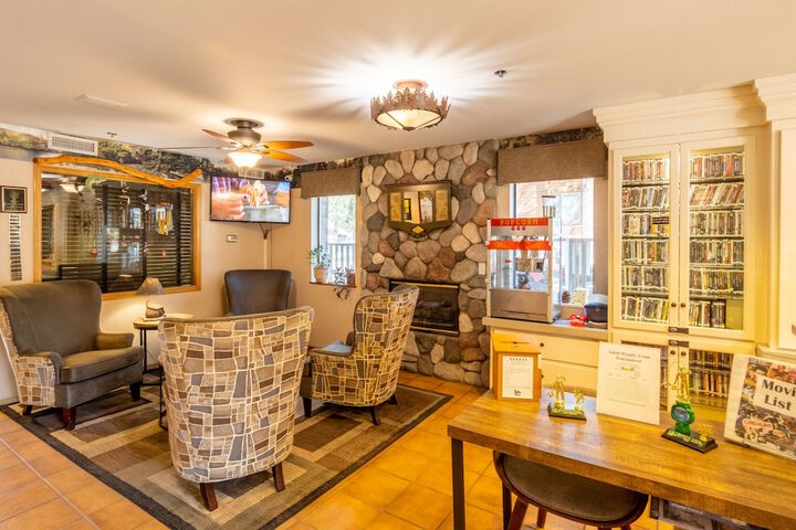 Hotel Interior 4 of 184