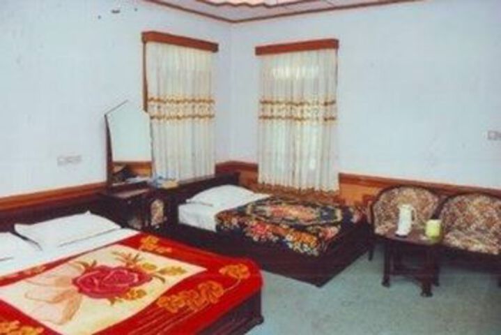 Room 10 of 16