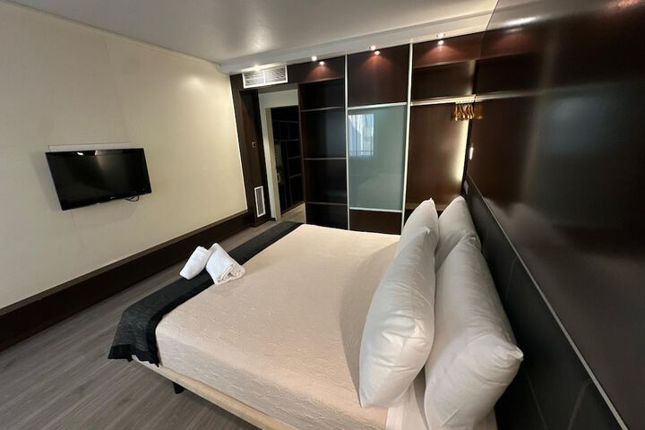 Room 17 of 53