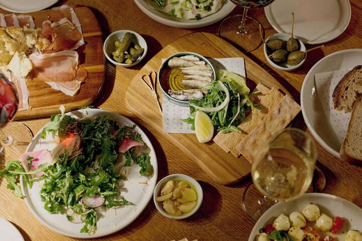 Dining 63 of 87