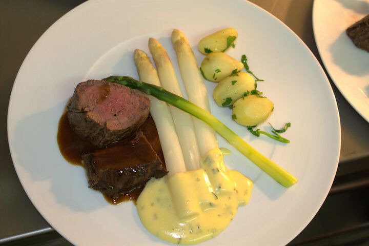 Dining 43 of 63