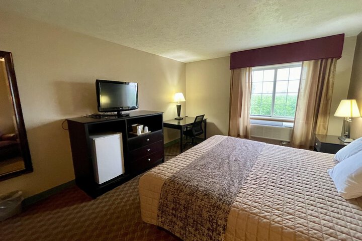 Standard | King Bed (4 of 9)