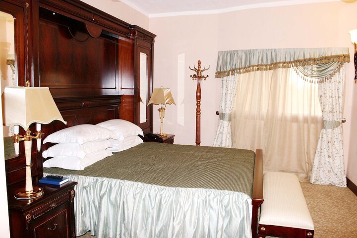Room 19 of 66