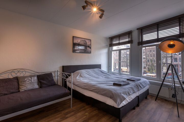 Room 3 of 32