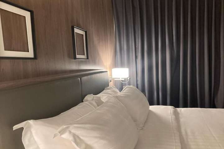 Room 13 of 30