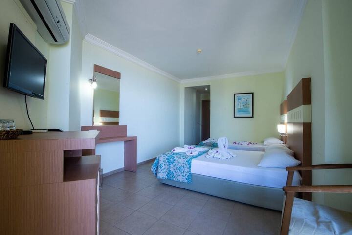 Room 4 of 15