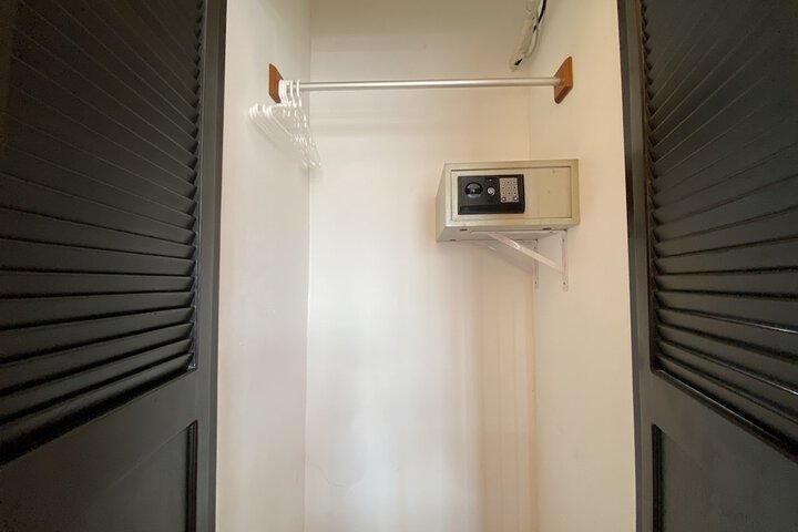 Room 68 of 137