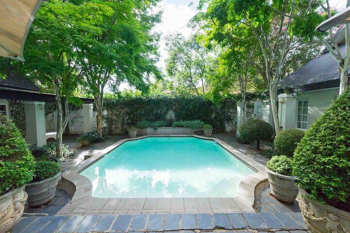Pool 19 of 73