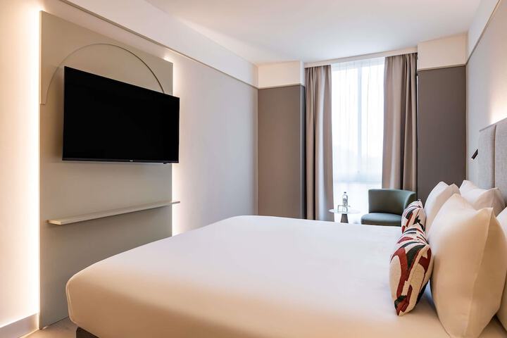 Room 16 of 125