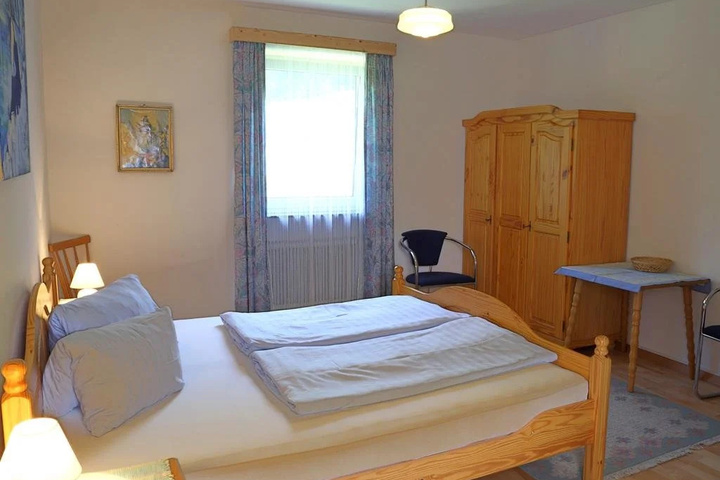 Room 2 of 12