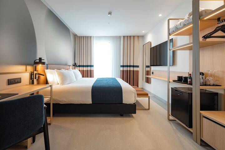 Room 28 of 119
