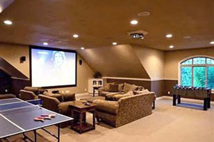 Room 6 of 19