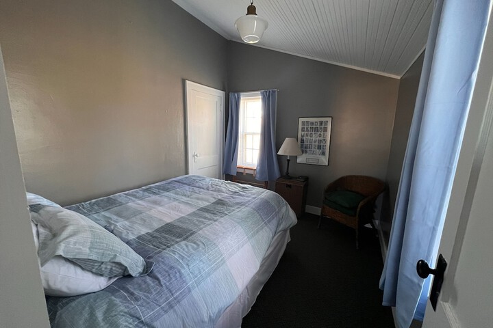 Room 18 of 60