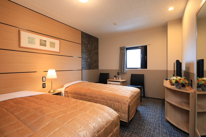 Room 12 of 13