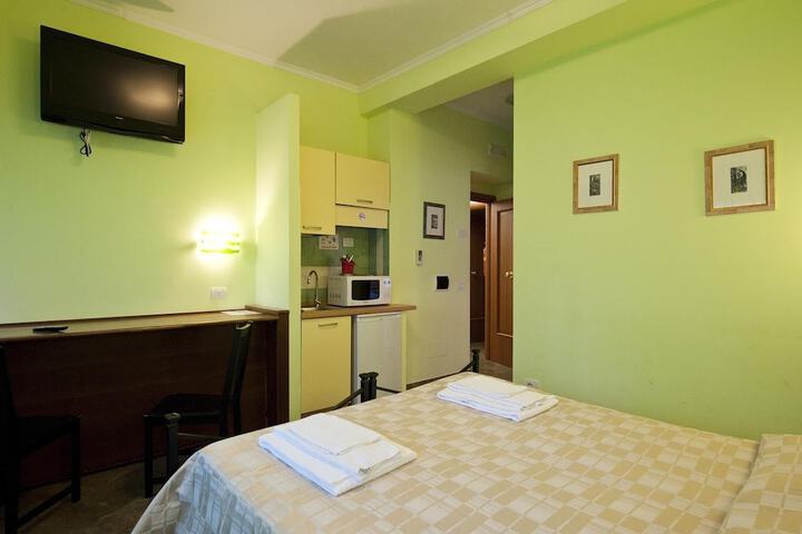 Room 6 of 35