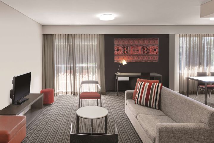 Room 18 of 48