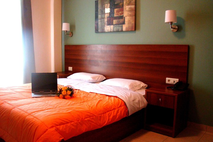 Room 6 of 11