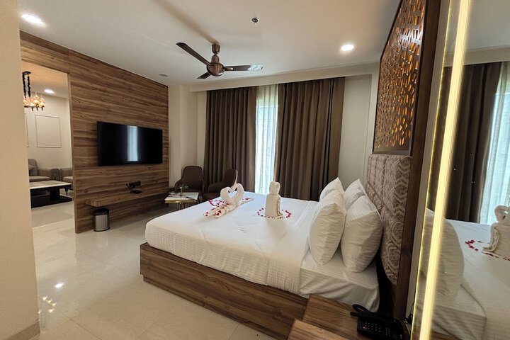Room 15 of 42
