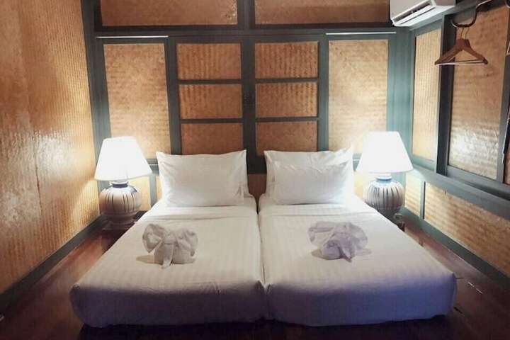 Room 2 of 42