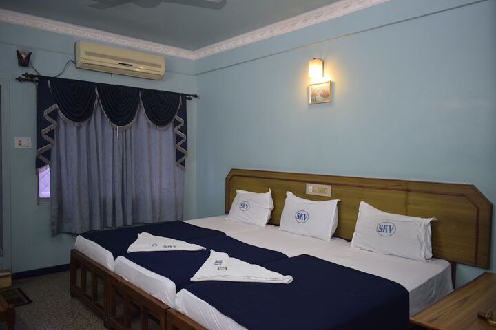 Room 2 of 20