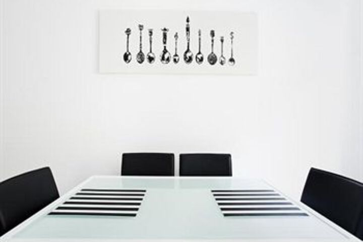 Room 25 of 38