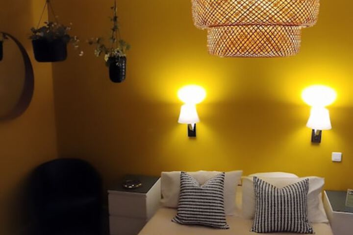Room 17 of 38