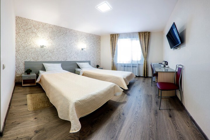Room 2 of 37