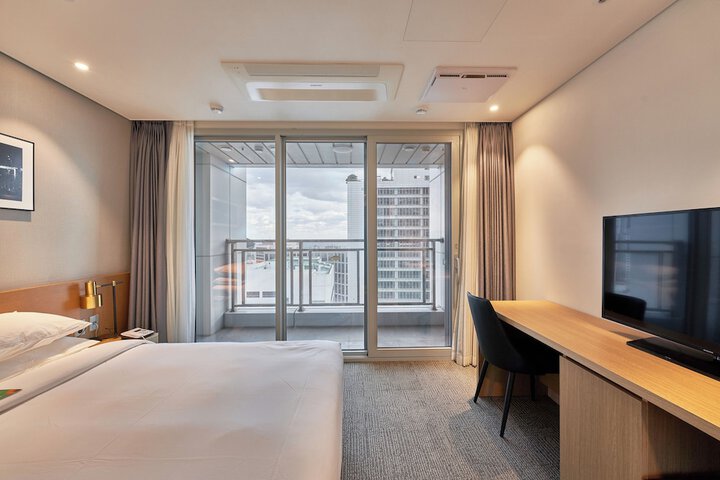 Room 14 of 26