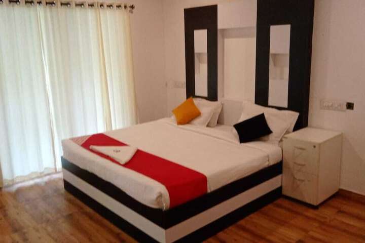 Room 6 of 15