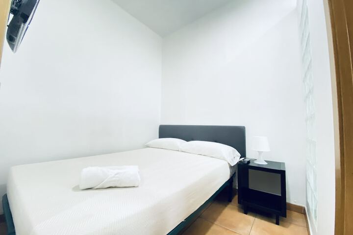 Room 5 of 85