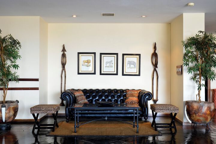 Lounge 191 of 276