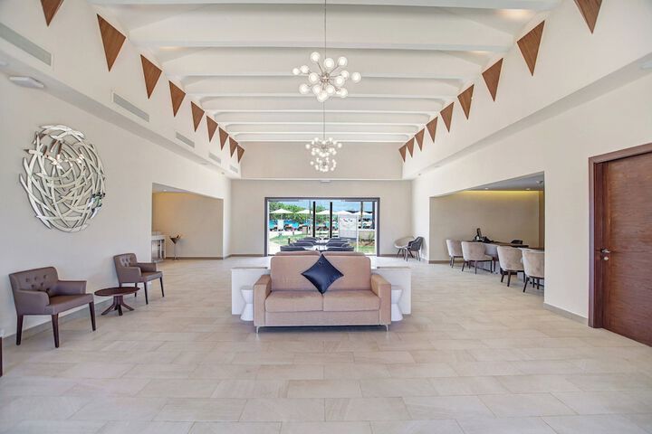 Hotel Interior 7 of 170
