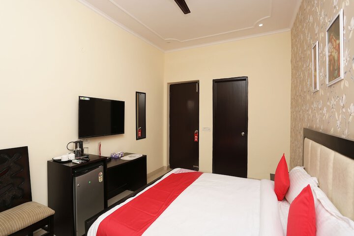 Room 8 of 21