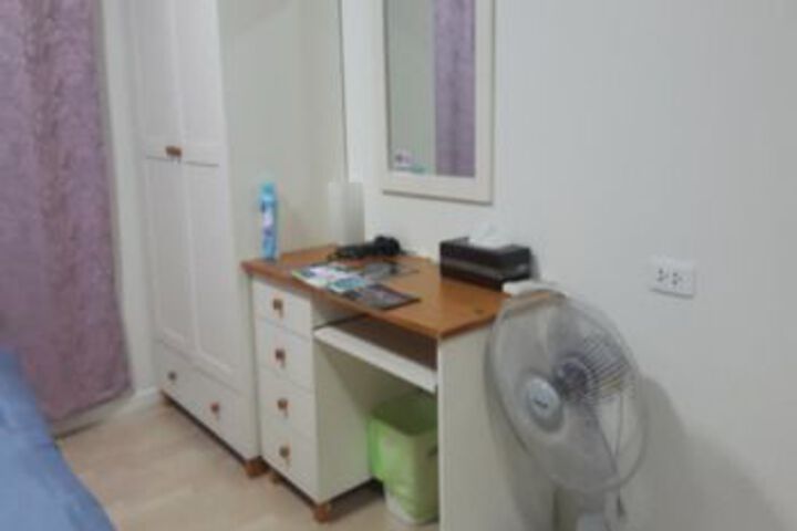 Room 17 of 28