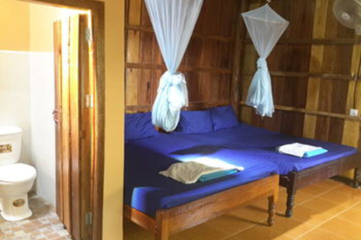 Room 13 of 21