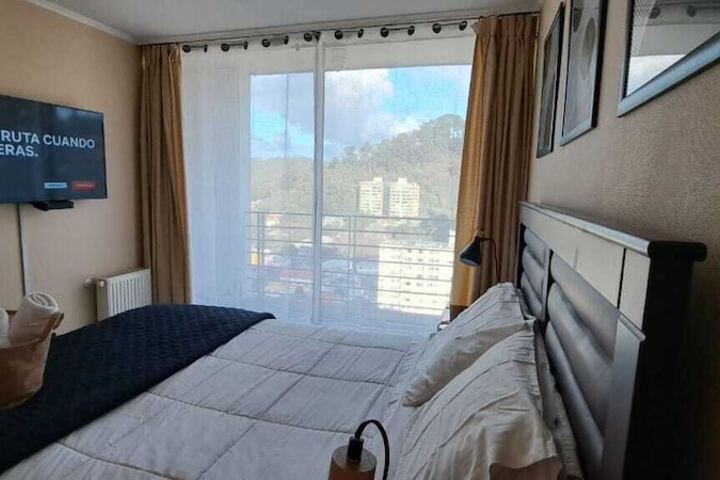 Room 4 of 13