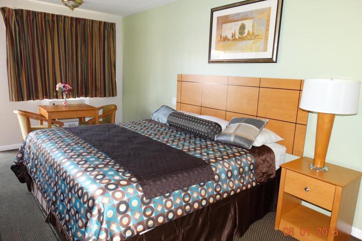 Room 12 of 24