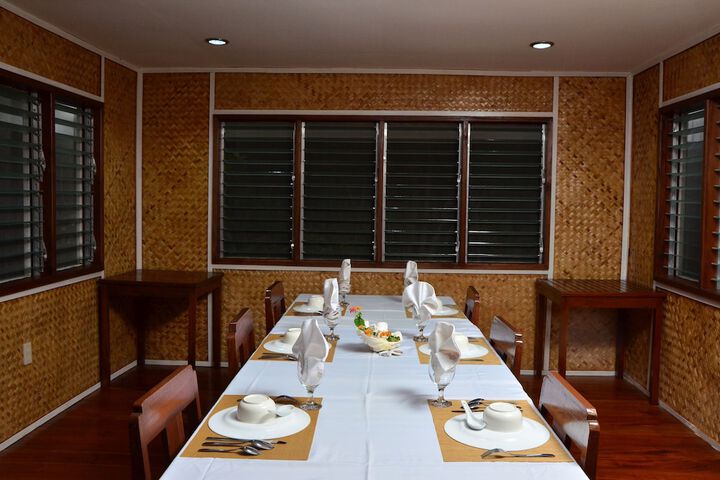 Dining 26 of 39