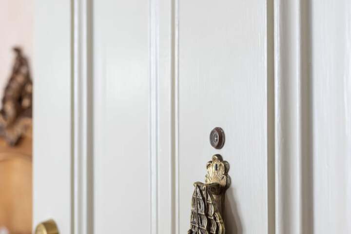 Room 35 of 144