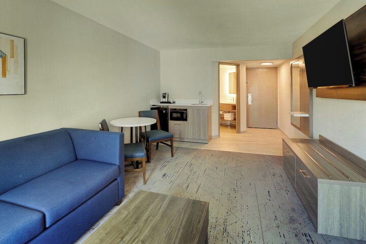Room 12 of 52