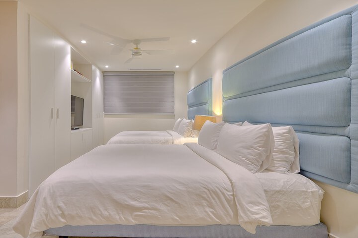 Room 7 of 270